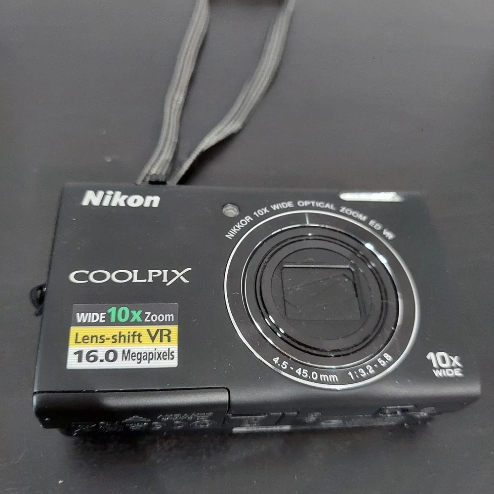 Nikon s6200 Coolpix Digital Camera 16.0‎ MP 10X Zoom Black LCD VR LOT PARTS ONLY